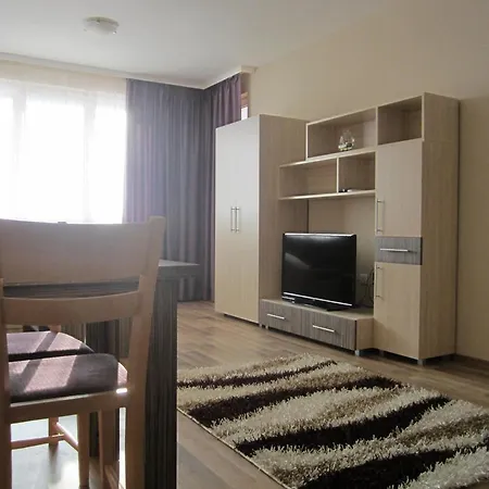 Sozopoli Hills アパート